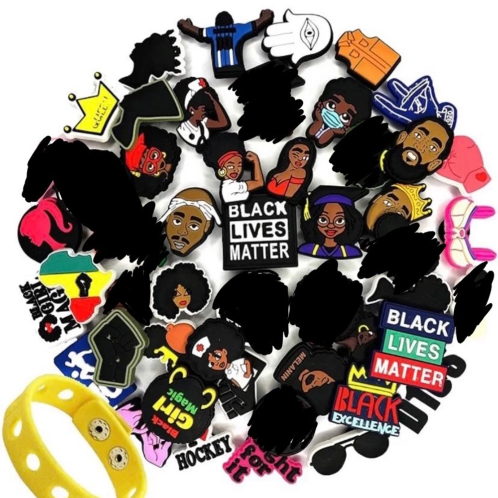 10 Random Croc Charms